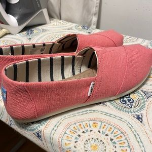 TOMS shoes